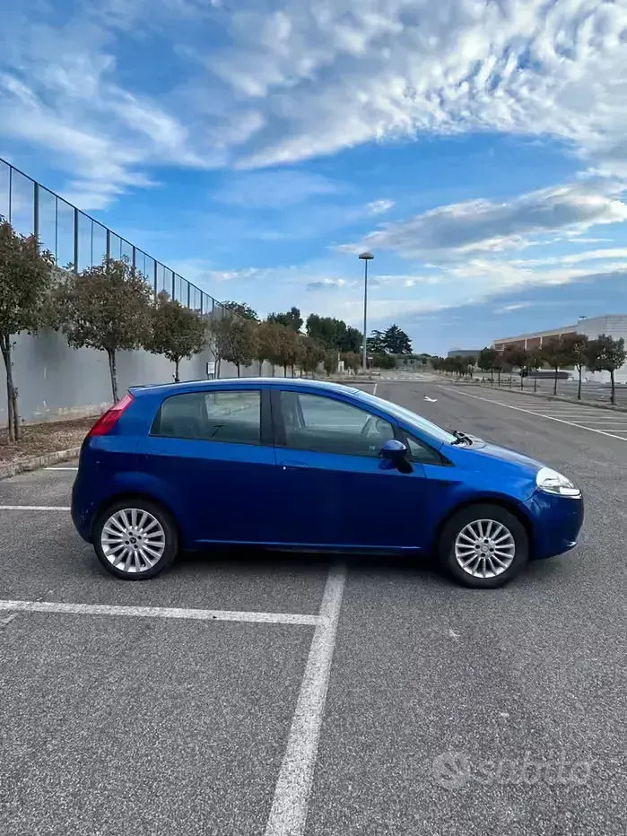 Usata Fiat Grande Punto 75 CV (55 kW) 2007 Blu Utilitaria