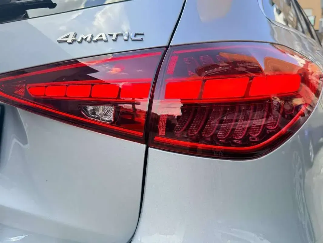 Usata Mercedes C220 Premium Plus 200 CV (147 kW) 2024 Grigio Station wagon