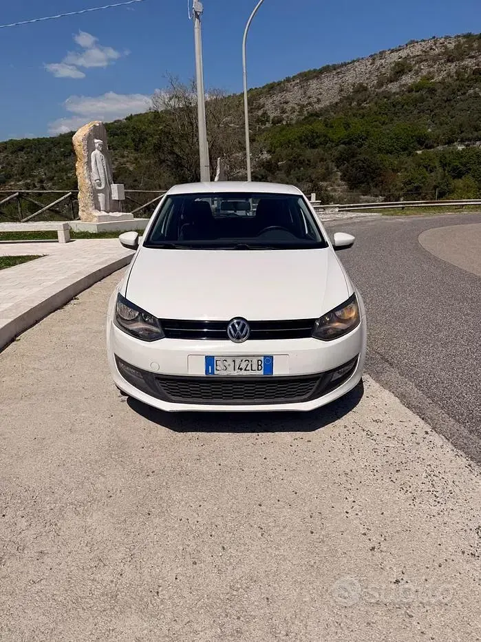 Usata VW Polo Trendline 75 CV (55 kW) 2013 Bianco Utilitaria