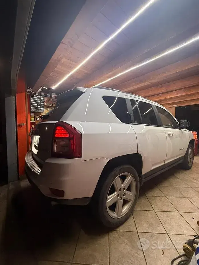 Usata Jeep Compass 163 CV (119 kW) 2013 Bianco SUV