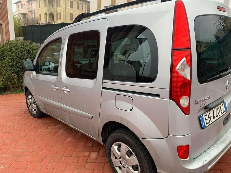 Usata Renault Kangoo 90 CV (66 kW) 2012 Grigio Monovolume