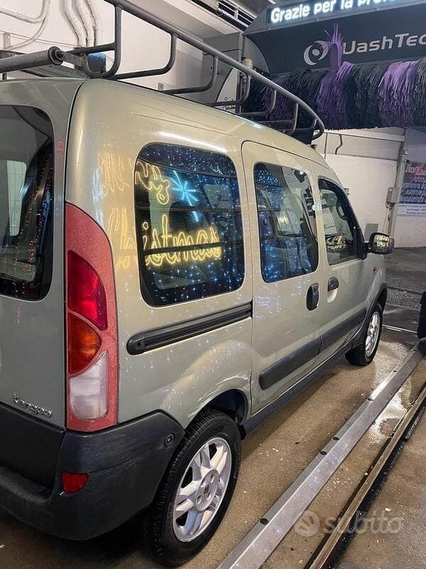 Verde Usata 2001 Renault Kangoo Monovolume | 4500 € - Immagine 1/4