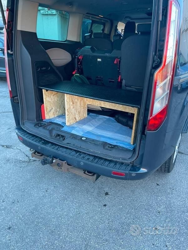 Usata Ford Tourneo Custom 125 CV (91 kW) 2014 Grigio Furgone