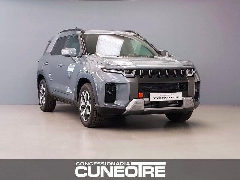 Grigio Nuova 2025 Ssangyong (KGM) Torres SUV | 36.900 € (Molto cara) - Immagine 1/4