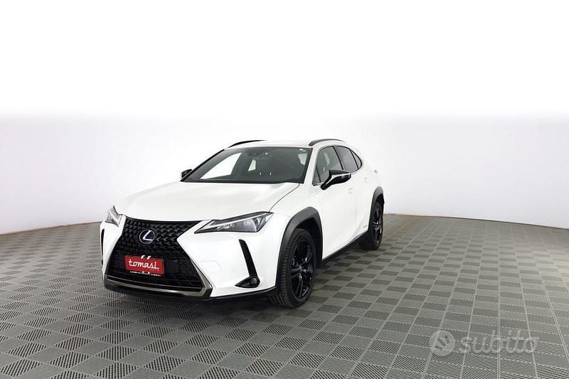 Bianco perla Usata 2022 Lexus UX SUV | 23.900 € (Buon prezzo) - Immagine 1/4