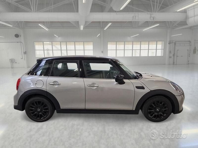 Usata Mini Cooper Classic 135 CV (99 kW) 2023 Grigio Utilitaria