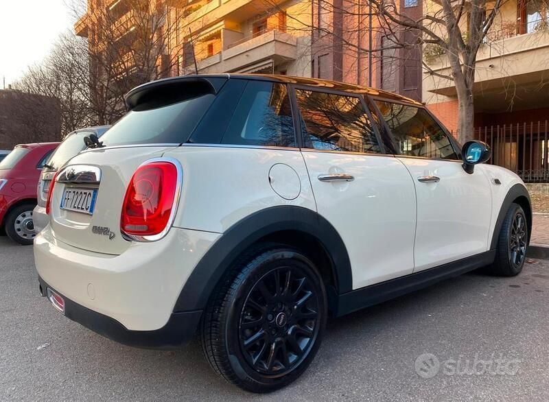Usata Mini Cooper D Business 116 CV (85 kW) 2015 Bianco Utilitaria