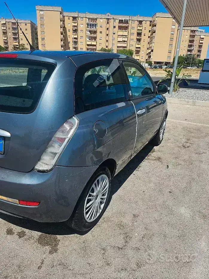Usata Lancia Ypsilon 77 CV (56 kW) 2010 Grigio Utilitaria