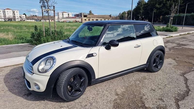 Usata Mini Cooper D 109 CV (80 kW) 2011 Utilitaria