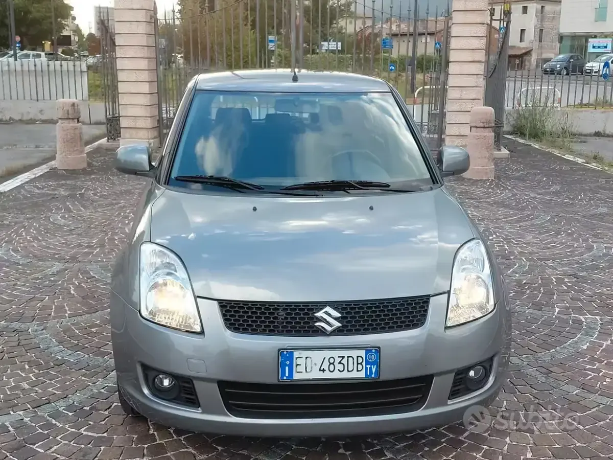 Second-hand Suzuki Swift GL 92 CP (67 kW) 2010 Gri Hatchback