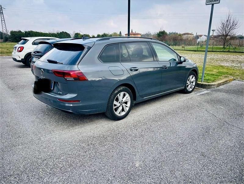 Usata VW Golf VIII Life 110 CV (80 kW) 2021 Station wagon