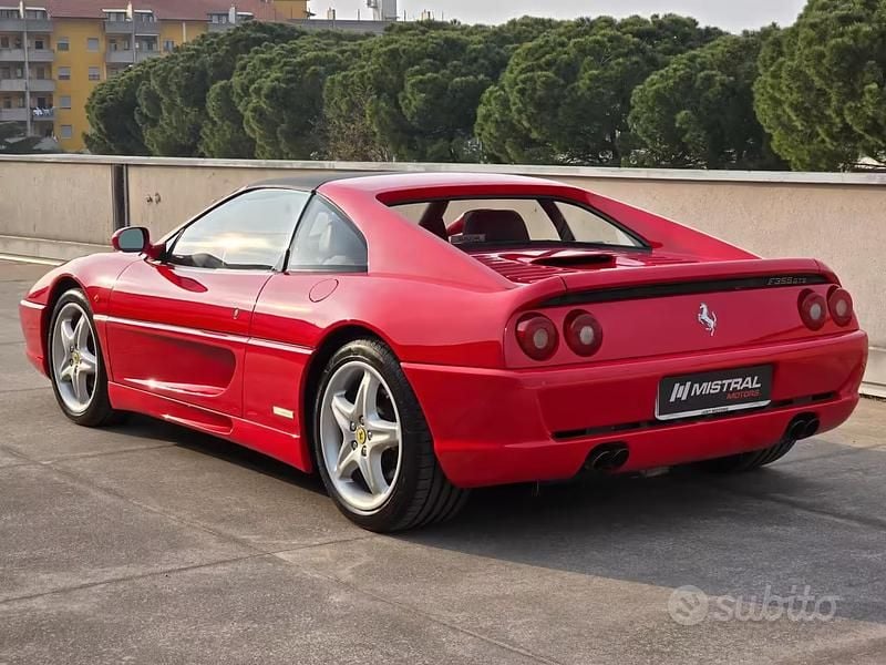 Usata Ferrari F355 381 CV (280 kW) 1996 Rosso Cabrio