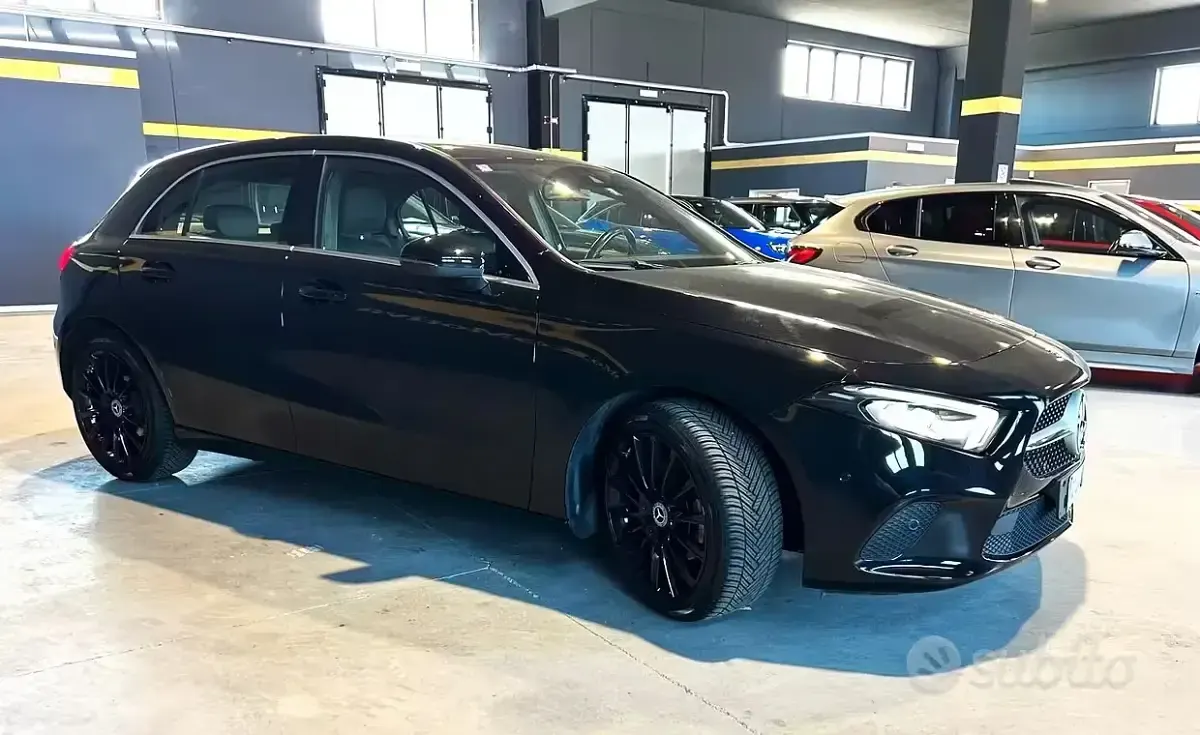 Käytetty Mercedes A200 Executive 163 HP (119 kW) 2020 Musta Sedan