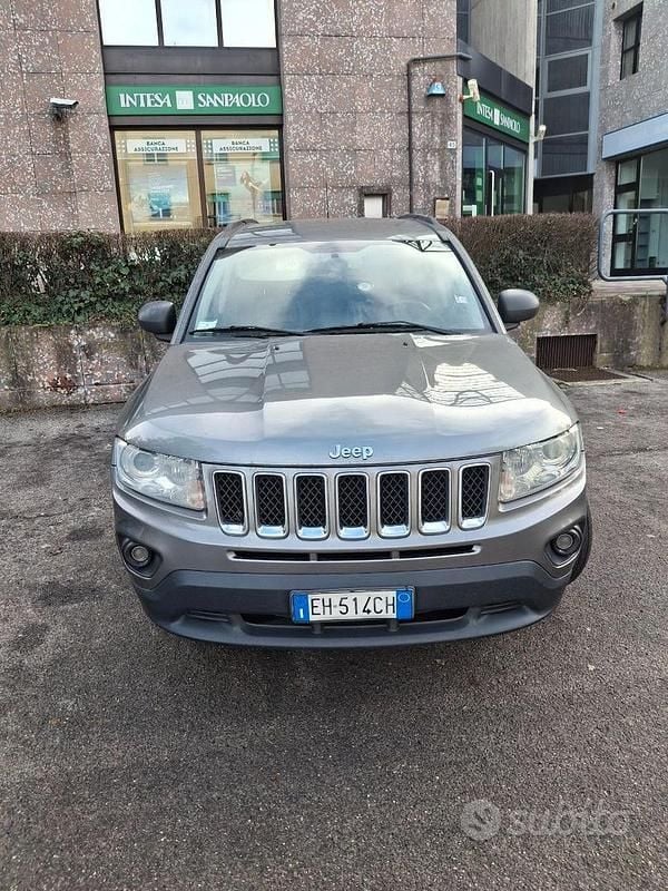 Usado Jeep Compass 163 CV (119 kW) 2012 Gris SUV