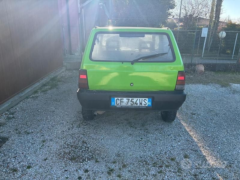 Usata Fiat Panda Young 54 CV (39 kW) 2003 Verde Utilitaria