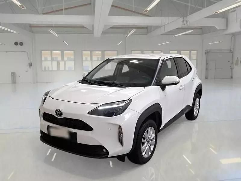 Bianco Usata 2023 Toyota Yaris Cross Business Edition SUV | 24.950 € (Molto cara) - Immagine 1/4