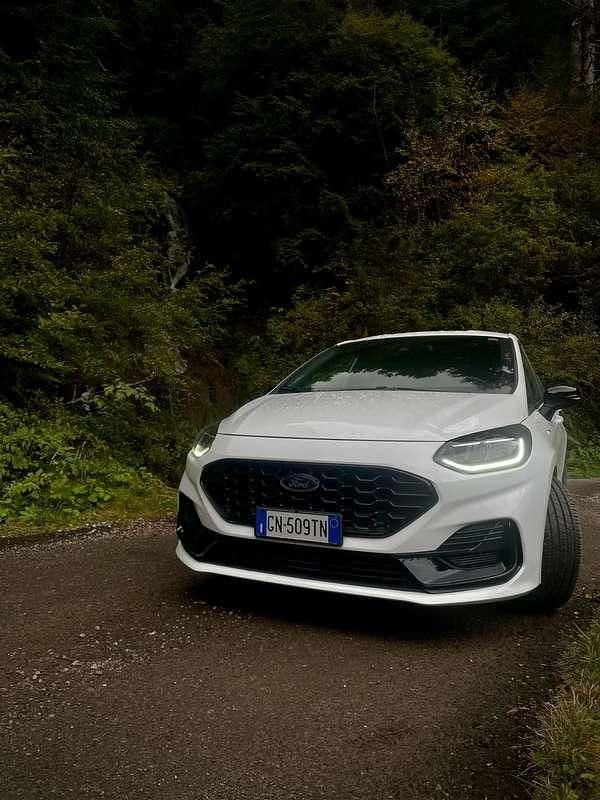 Bianco Usata 2023 Ford Fiesta ST-Line X Berlina | 16.800 € (Buon prezzo) - Immagine 1/4