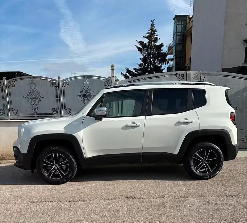Usata Jeep Renegade Limited 140 CV (102 kW) 2015 Bianco SUV