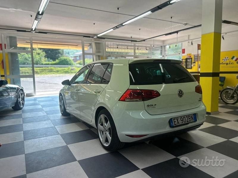 Usata VW Golf VII Highline 110 CV (80 kW) 2014 Bianco Utilitaria