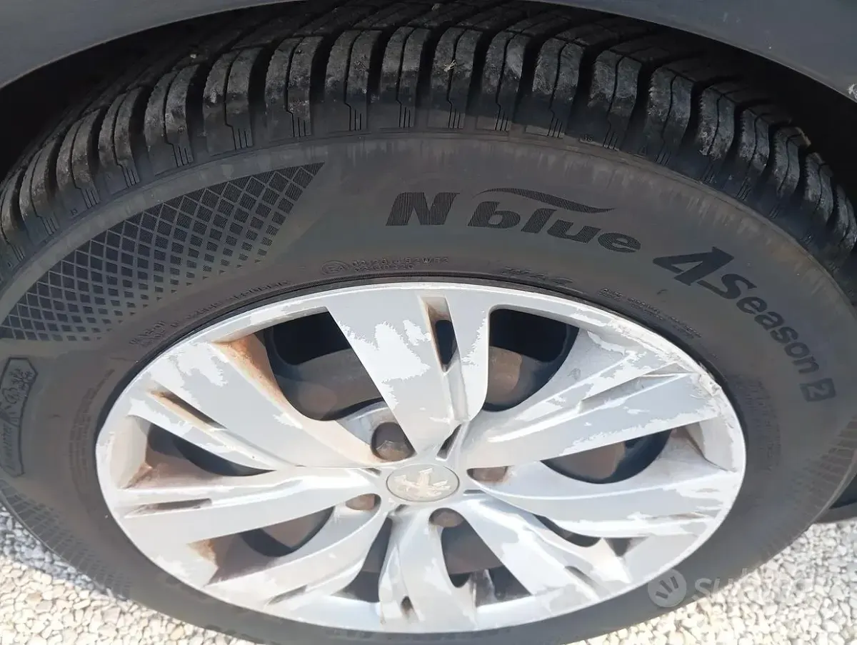 Usata Peugeot 208 Active 82 CV (60 kW) 2014 Grigio Utilitaria