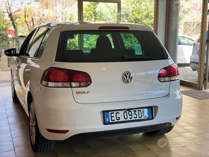 Usata VW Golf VI Highline 102 CV (75 kW) 2010 Bianco Utilitaria