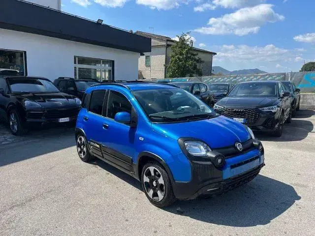 Usata Fiat Panda Cross Cross 69 CV (50 kW) 2025 Blu Utilitaria