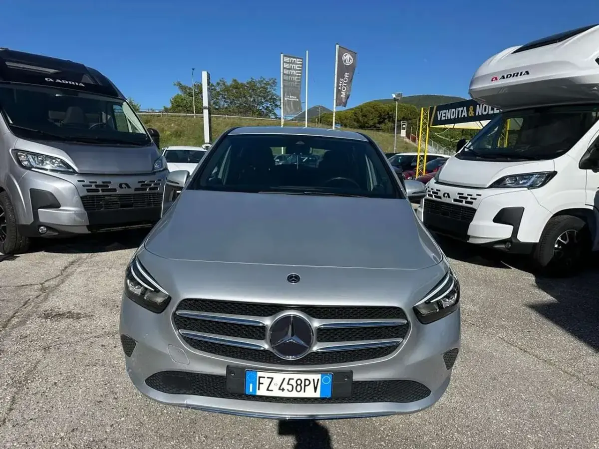Begagnad Mercedes B180 116 HK (85 kW) 2020 Silver Minibuss