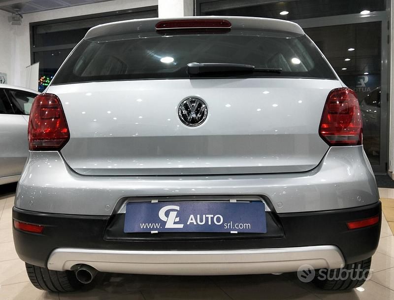 Usata VW Polo Cross 90 CV (66 kW) 2016 Grigio Utilitaria