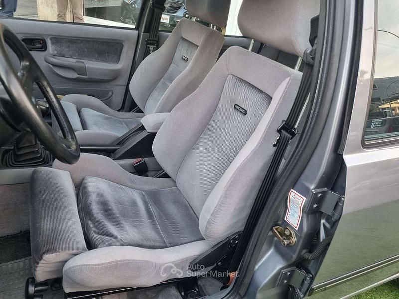 Usata Ford Sierra 200 CV (147 kW) 1988 Grigio Berlina