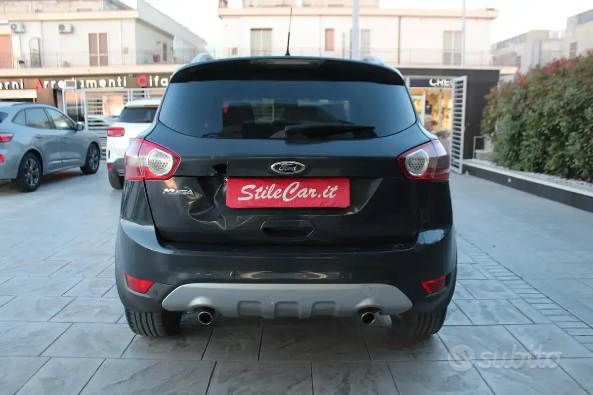 Usata Ford Kuga Titanium 140 CV (102 kW) 2011 Grigio SUV