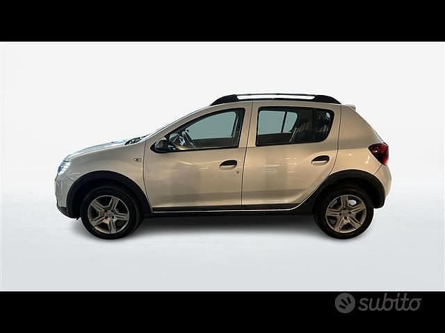 Usata Dacia Sandero Stepway 90 CV (66 kW) 2018 Grigio chiaro Berlina