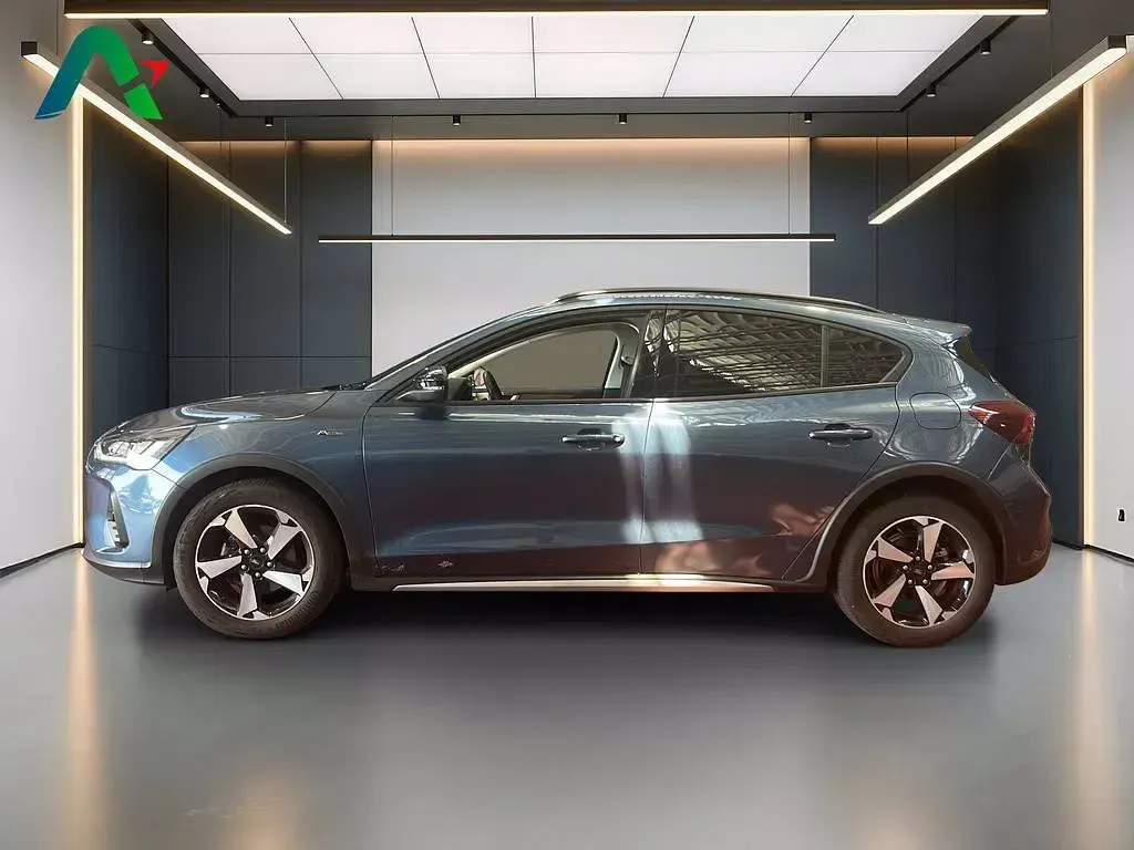 Usata Ford Focus Active 125 CV (91 kW) 2022 Blu SUV