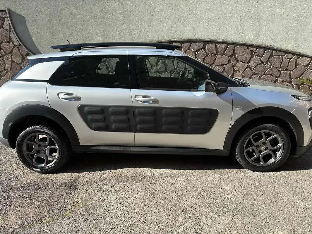 Usata Citroën C4 Shine 99 CV (72 kW) 2015 Argento SUV