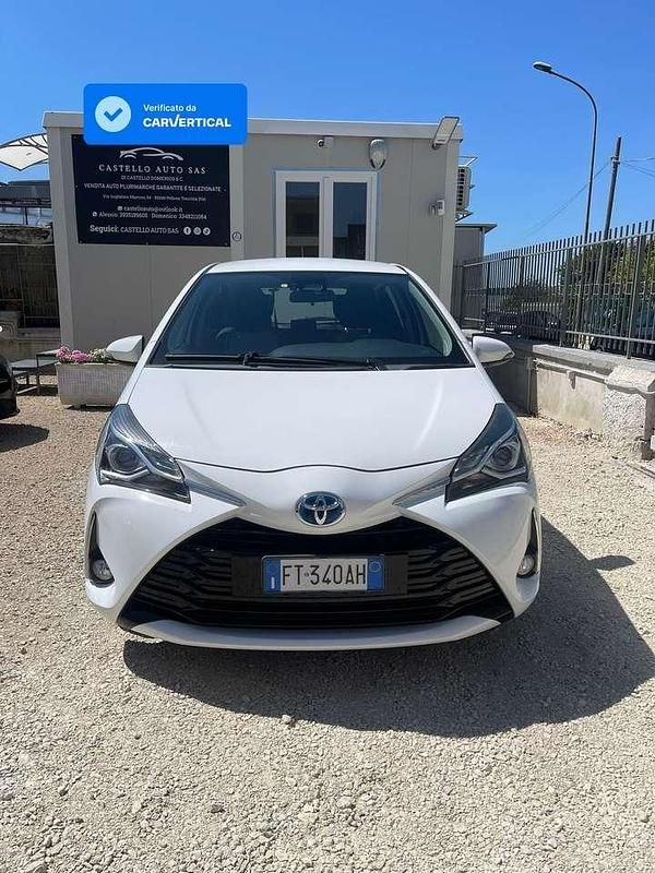 Usata Toyota Yaris Hybrid Business Edition 73 CV (53 kW) 2018 Bianco Berlina