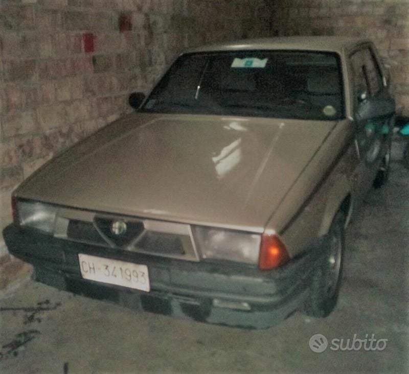 Bianco Usata 1990 Alfa Romeo 75 Tre volumi | 5700 € - Immagine 1/4