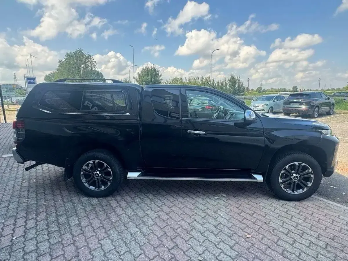 Usata Mitsubishi L200 Intense 150 CV (110 kW) 2021 Nero Pick-up