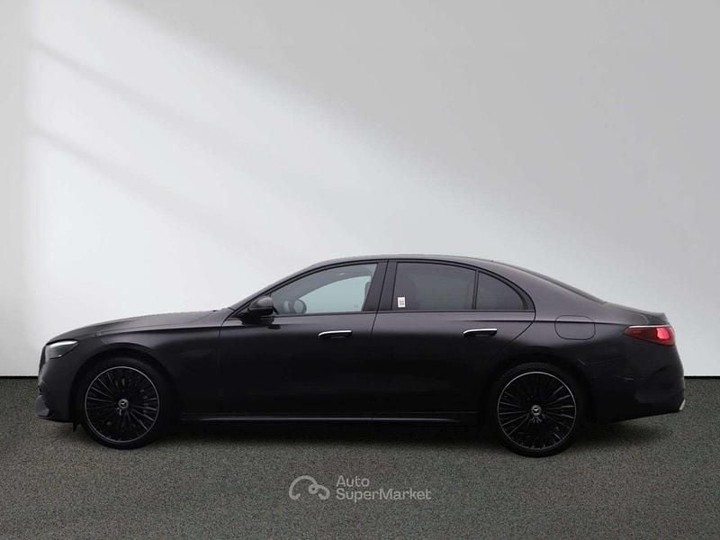 Usata Mercedes E300 AMG Line Premium 197 CV (144 kW) 2024 Grigio grafite Berlina