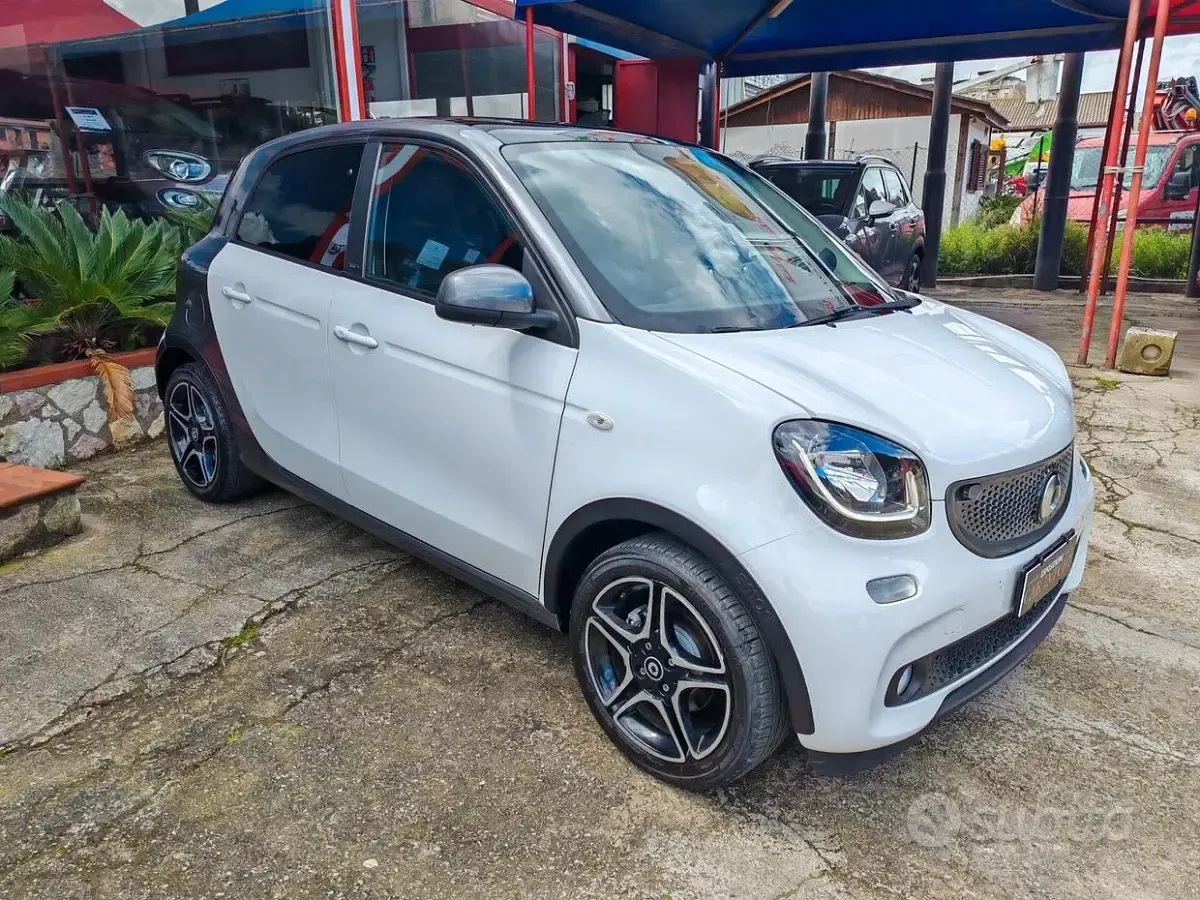 Usata Smart ForFour Prime 71 CV (52 kW) 2016 Bianco Utilitaria