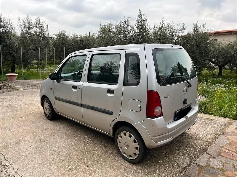 Usata Opel Agila 58 CV (42 kW) 2006 Grigio Utilitaria