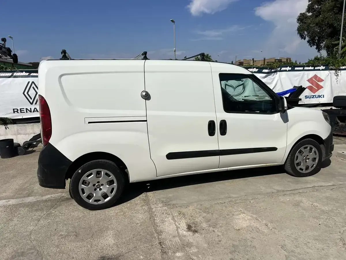 Usata Fiat Doblò 120 CV (88 kW) 2016 Bianco Monovolume
