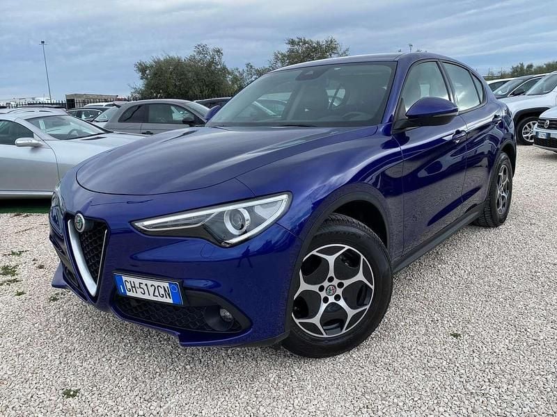 Usata Alfa Romeo Stelvio Business 190 CV (139 kW) 2021 Blu/azzurro SUV