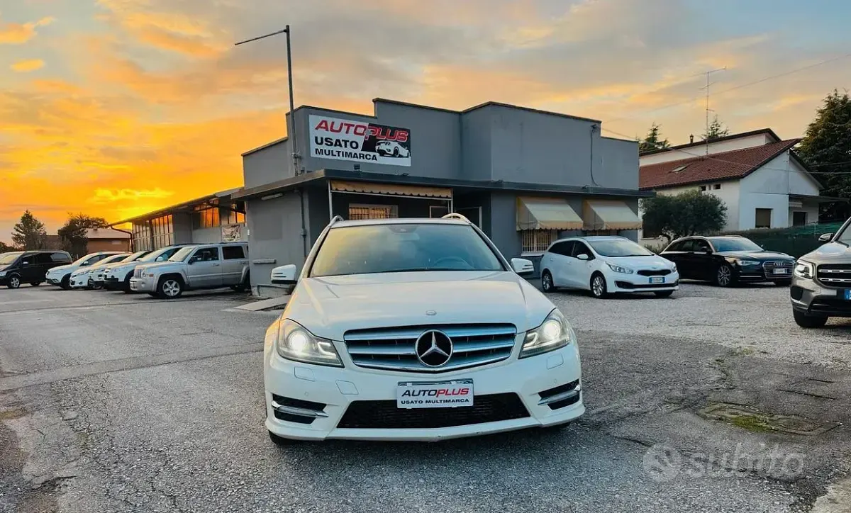 Usata Mercedes C220 AMG 170 CV (125 kW) 2012 Bianco Station wagon
