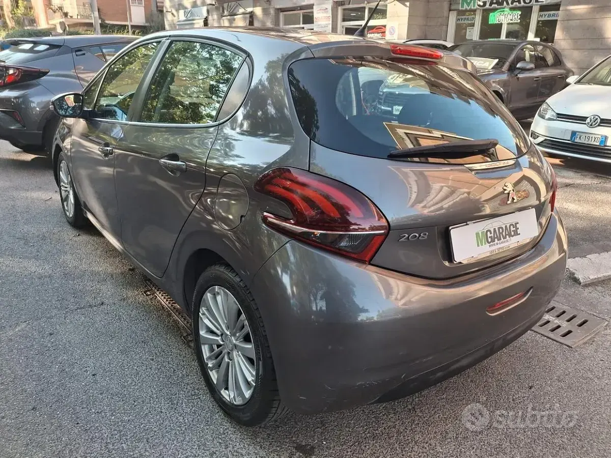 Usata Peugeot 208 75 CV (55 kW) 2018 Grigio Utilitaria