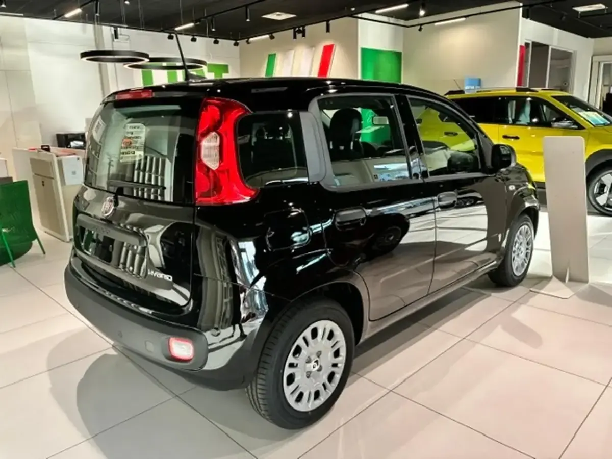 Nuova Fiat Panda 70 CV (51 kW) 2025 Nero Utilitaria