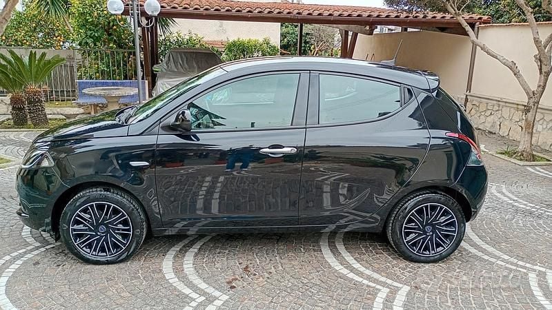 Usata Lancia Ypsilon Gold 69 CV (50 kW) 2023 Utilitaria