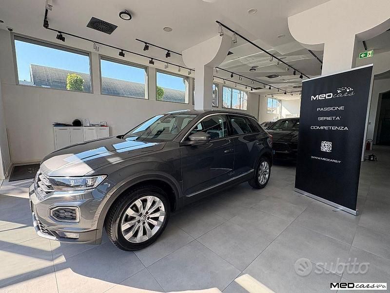 Usata VW T-Roc Style 116 CV (85 kW) 2019 Grigio SUV