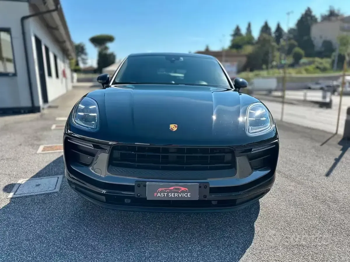 Usata Porsche Macan T 265 CV (194 kW) 2023 Nero SUV