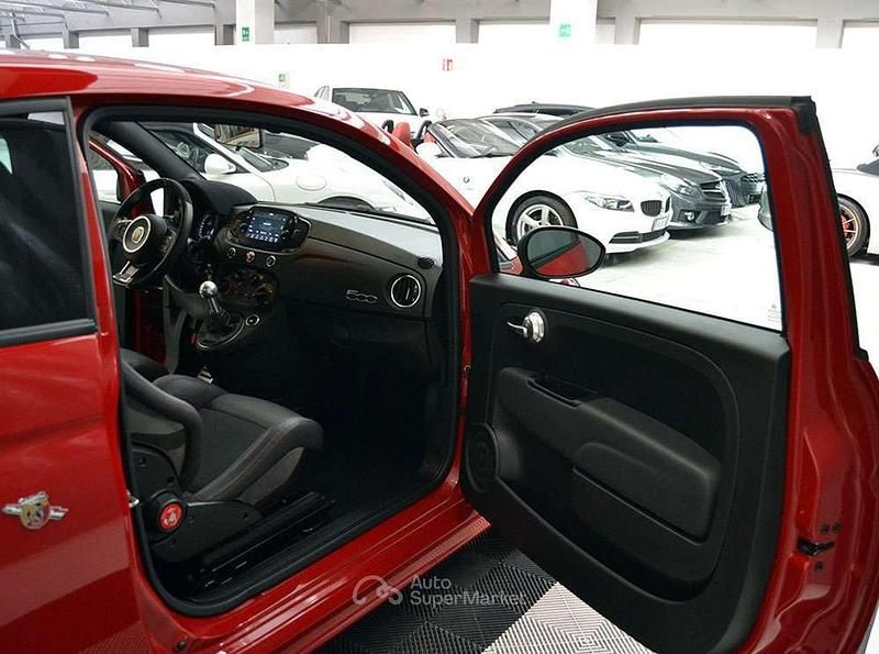 Usata Abarth 695 Competizione 180 CV (132 kW) 2024 Rosso Utilitaria