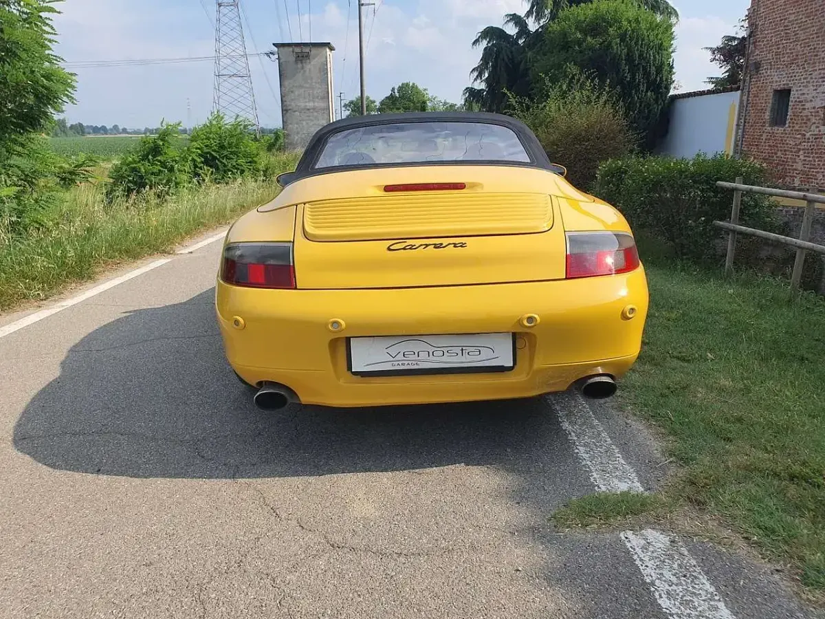 Usata Porsche 911 Carrera Cabriolet 300 CV (220 kW) 1999 Giallo Cabrio