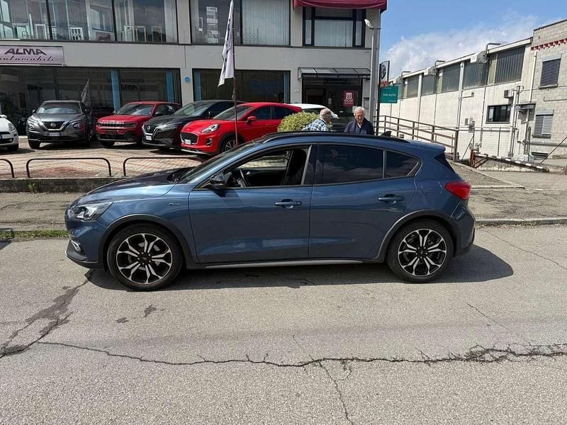 Usata Ford Focus Active 125 CV (91 kW) 2021 Blu/azzurro Berlina